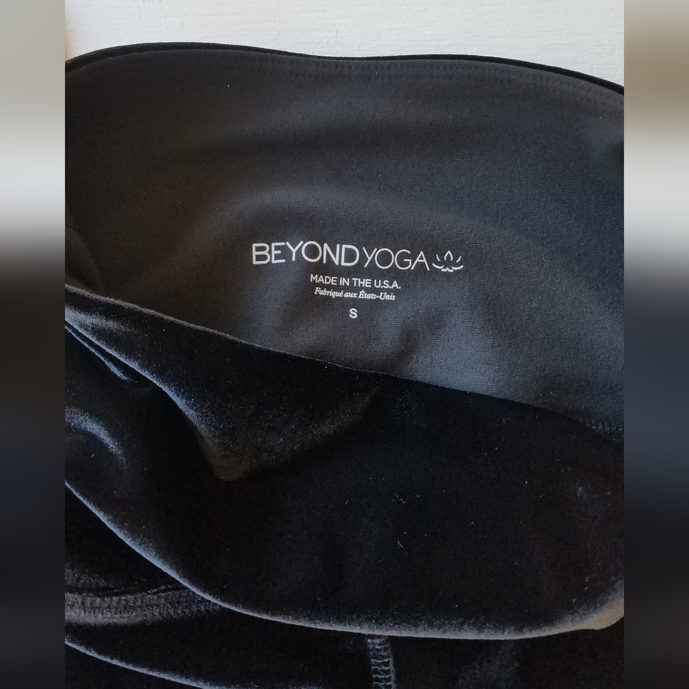 Beyond Yoga High Waisted Velour Leggings - Picture 4 of 9